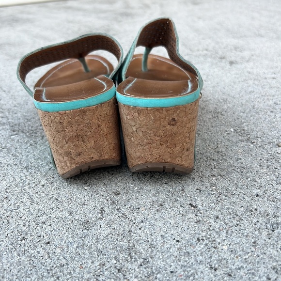 Kenneth Cole Reaction wedge sandals - Picture 3 of 6